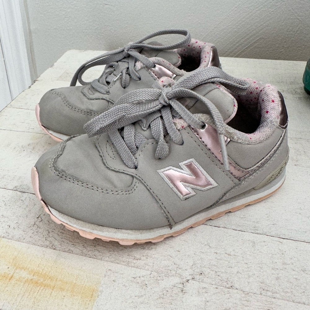 New Balance 574 toddler girls sneakers sz: 10